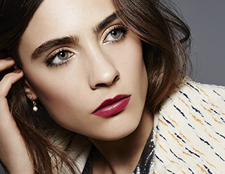 ) Get the Fashion Editor look with the limited-edition Runway Bold Collection from Mary Kay.